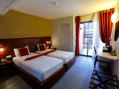 Tulip inn Sainte Clotilde